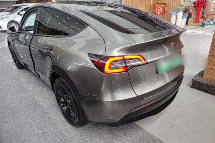 Tesla Model Y 2022 car image #5