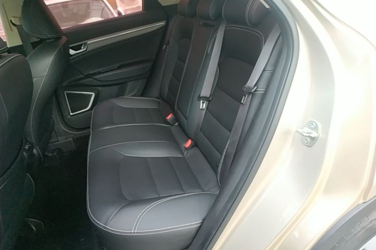 GEELY Emgrand GS 2018 изображение автомобиля #17