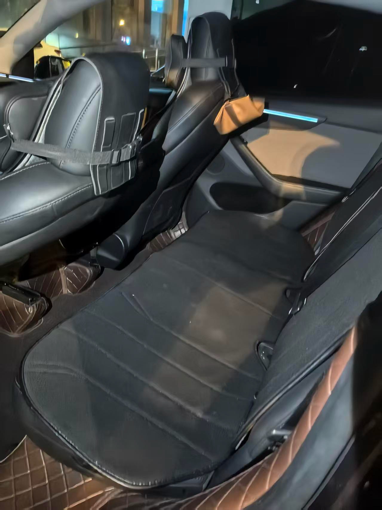 Tesla Model Y 2025 #6 Tesla Model Y 2025 immagine di auto #6