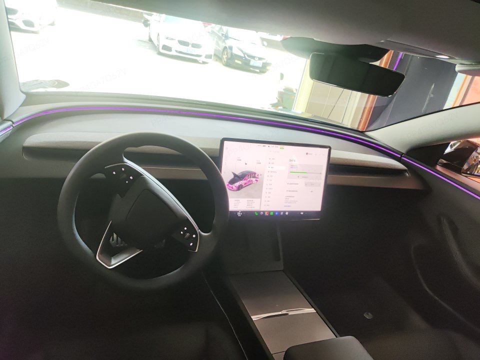 Tesla Model 3 2025 car image #3