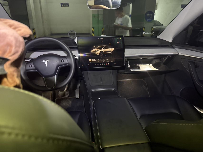 Tesla Model Y 2024 car image #5