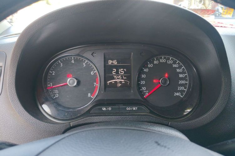 Volkswagen Polo 2018 car image #12