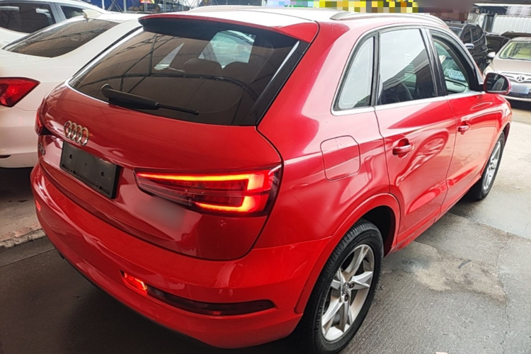 Audi Q3 2018 car image #7