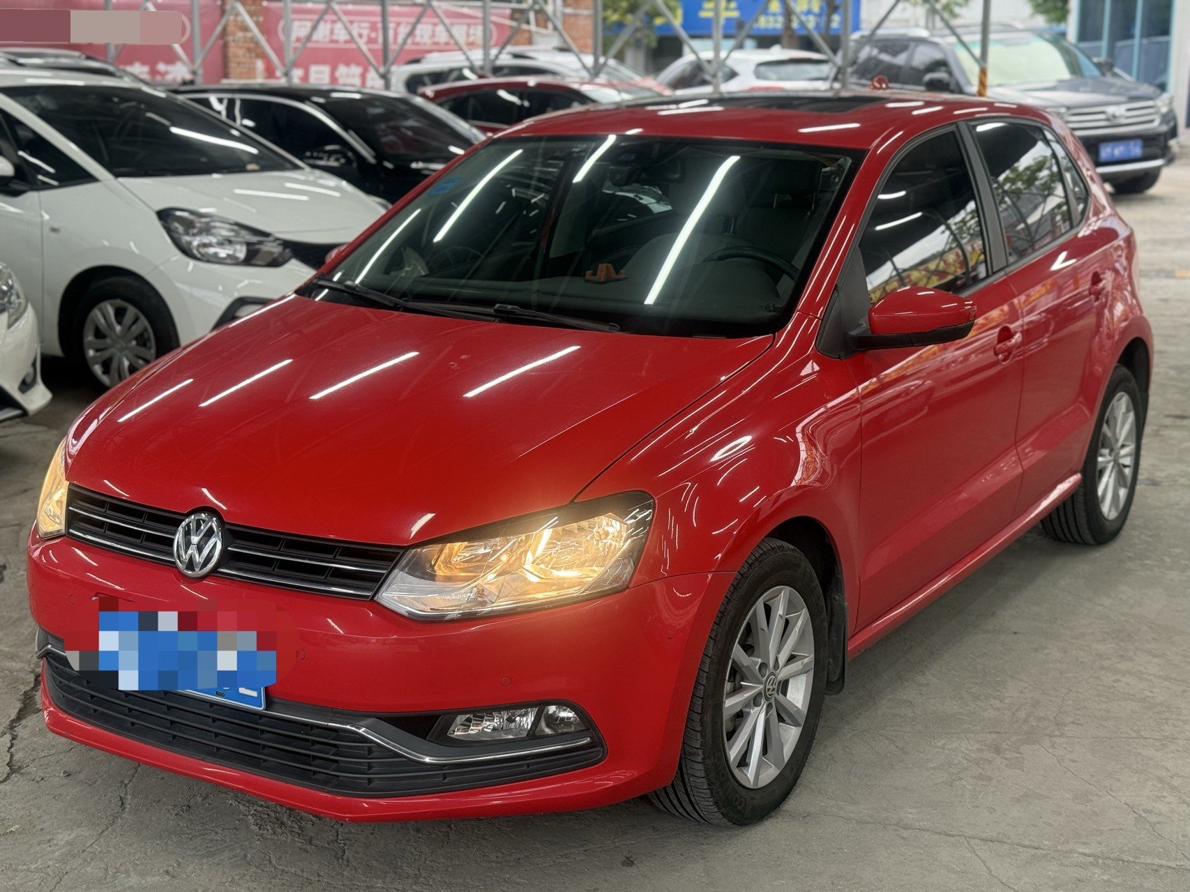 Volkswagen Polo 2015 car image 