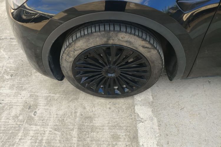 Tesla Model Y 2022 car image #9