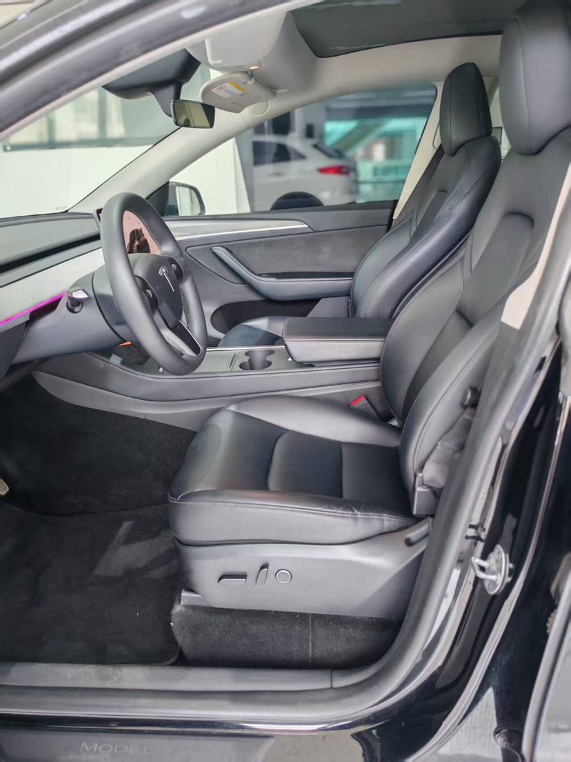 Tesla Model Y 2024 #4 Tesla Model Y 2024 car image #4