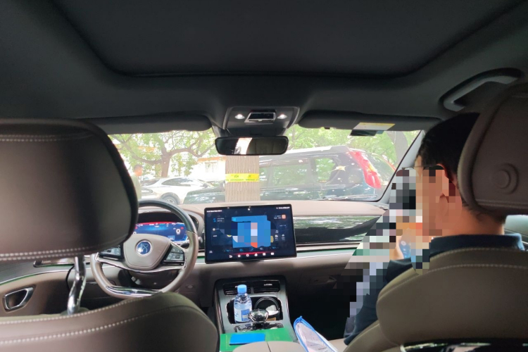 BYD Han 2021 car image #16