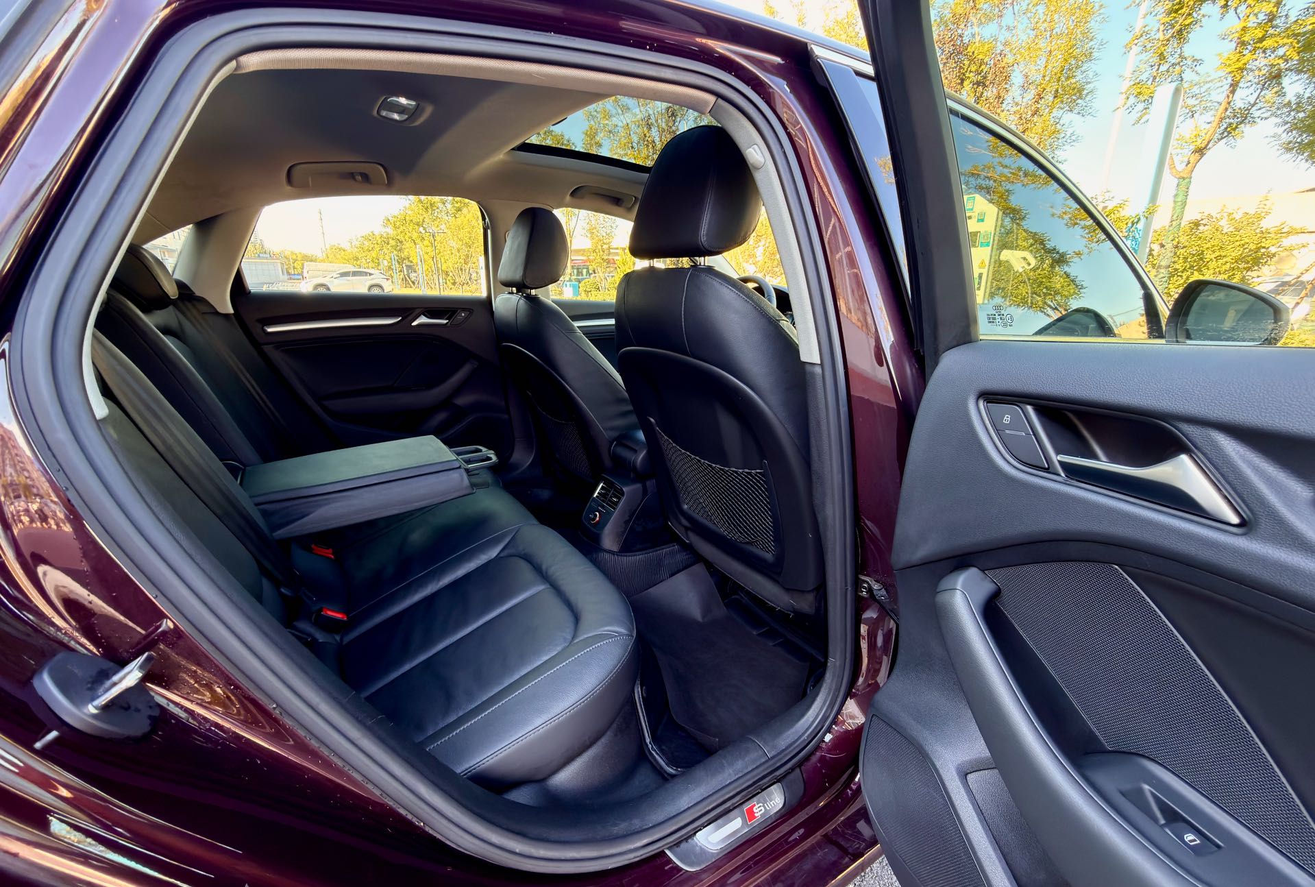 2015 car image #6