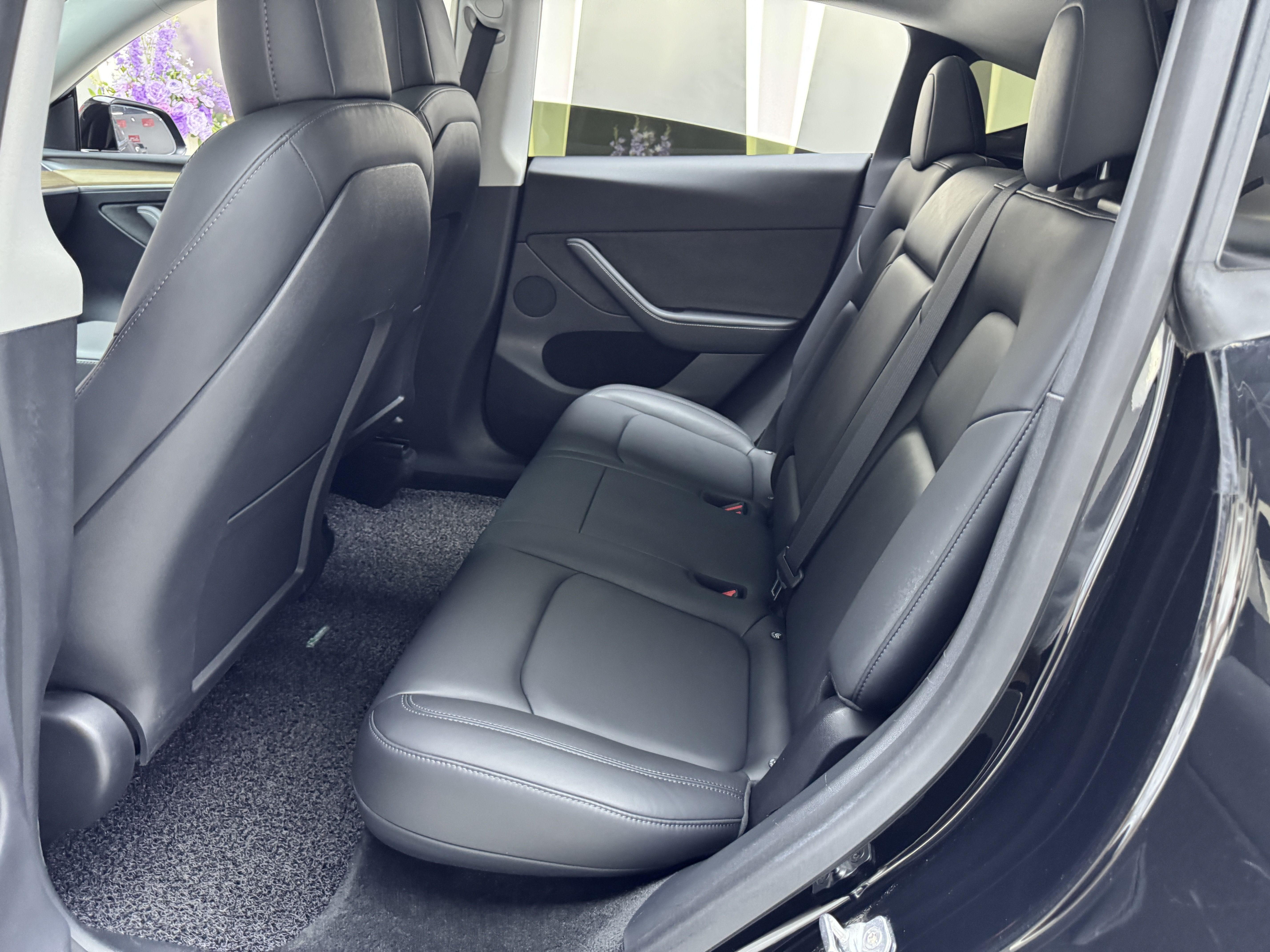 Tesla Model Y 2021 car image #6