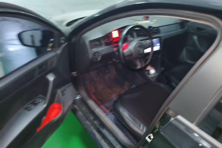 Volkswagen Santana 2015 car image #18