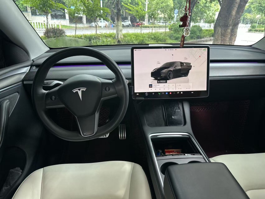 Tesla Model Y 2022 #4 Tesla Model Y 2022 car image #4