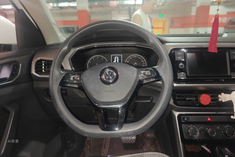 Volkswagen T-Cross 2020 #12 Volkswagen T-Cross 2020 car image #12