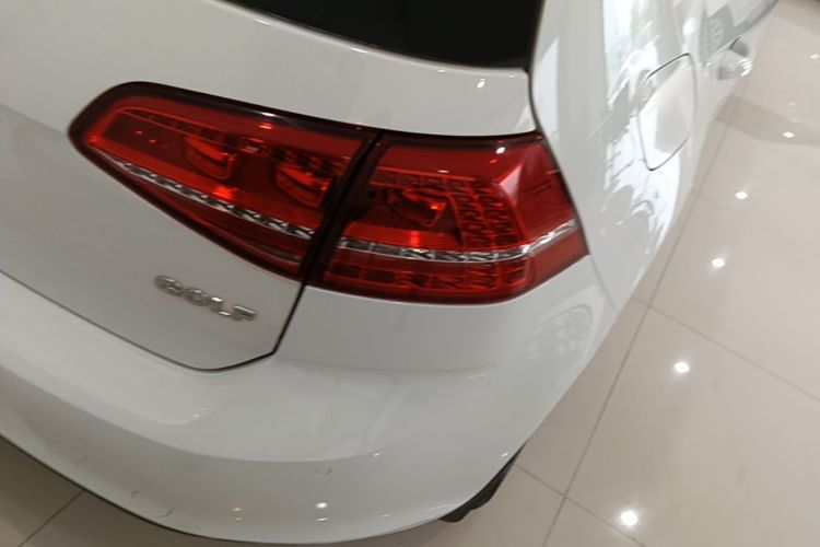 Volkswagen Golf 2016 car image #8