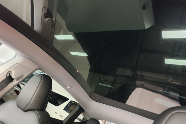 Tesla Model Y 2022 #20 Tesla Model Y 2022 car image #20