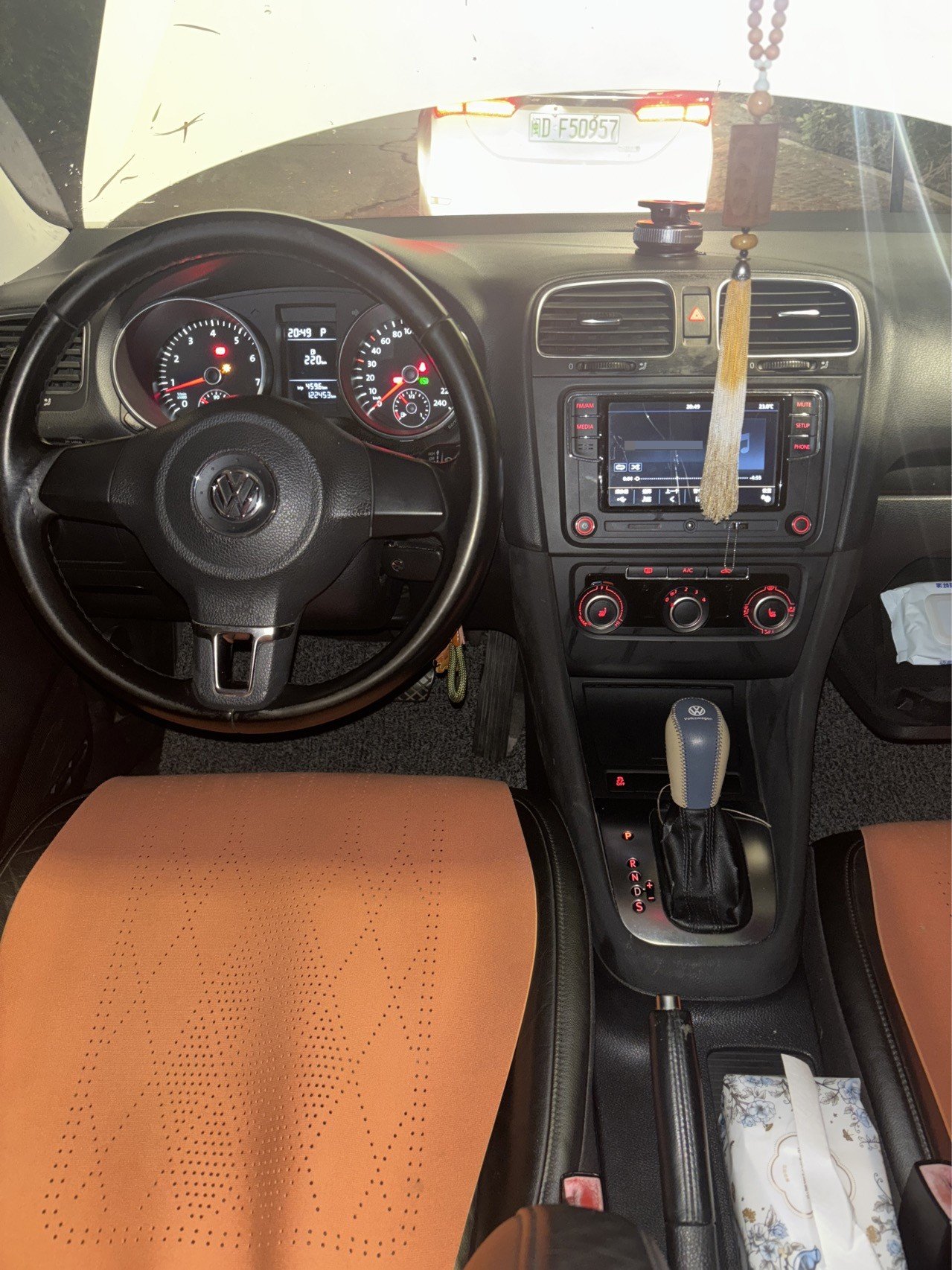 Volkswagen Golf 2012 car image #6