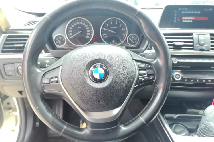 BMW 3 Series 2018 #15 BMW 3 Series 2018 car image #15
