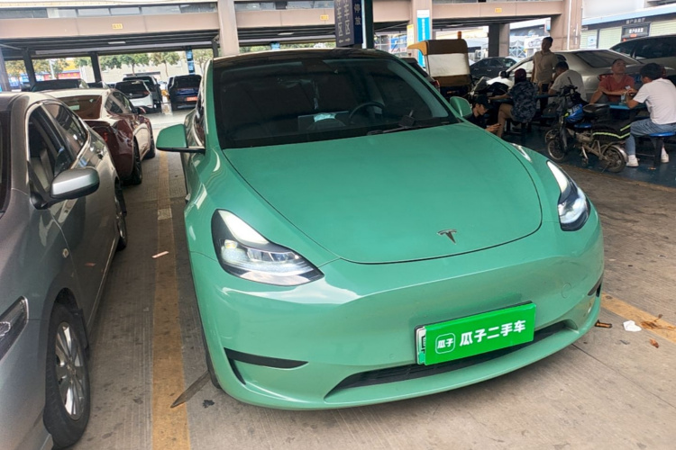 Tesla Model Y 2023 #4 Tesla Model Y 2023 car image #4
