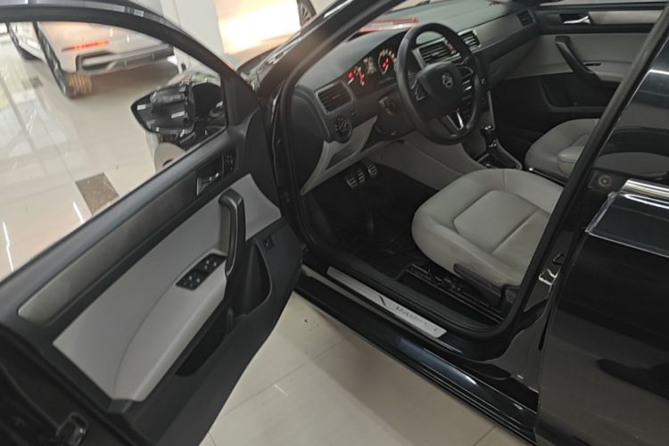 Skoda Rapid 2016 #16 Skoda Rapid 2016 car image #16