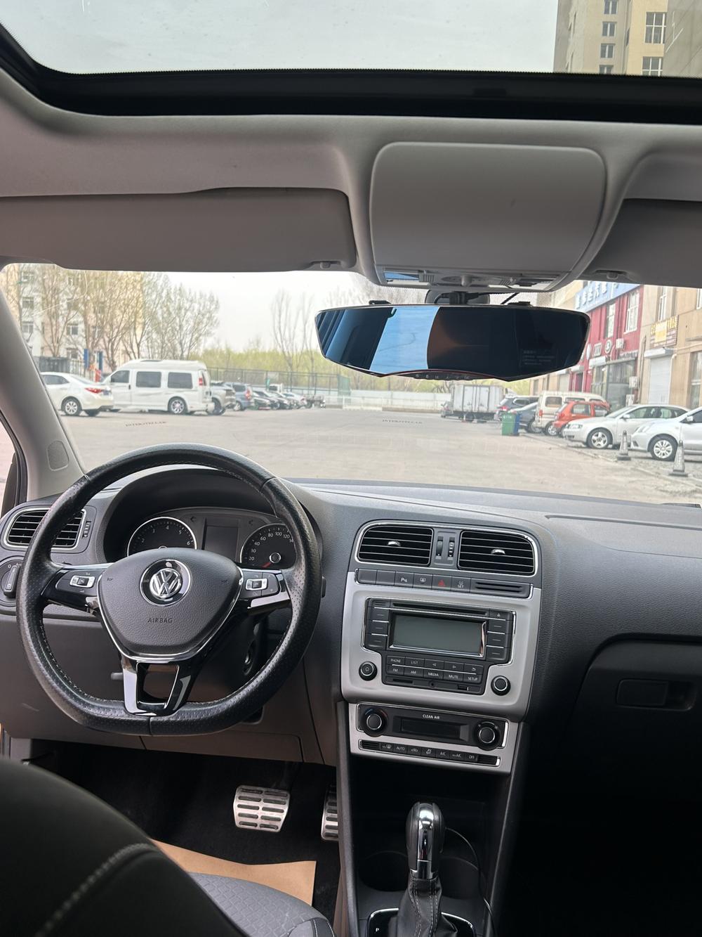 Volkswagen Polo 2017 car image #6