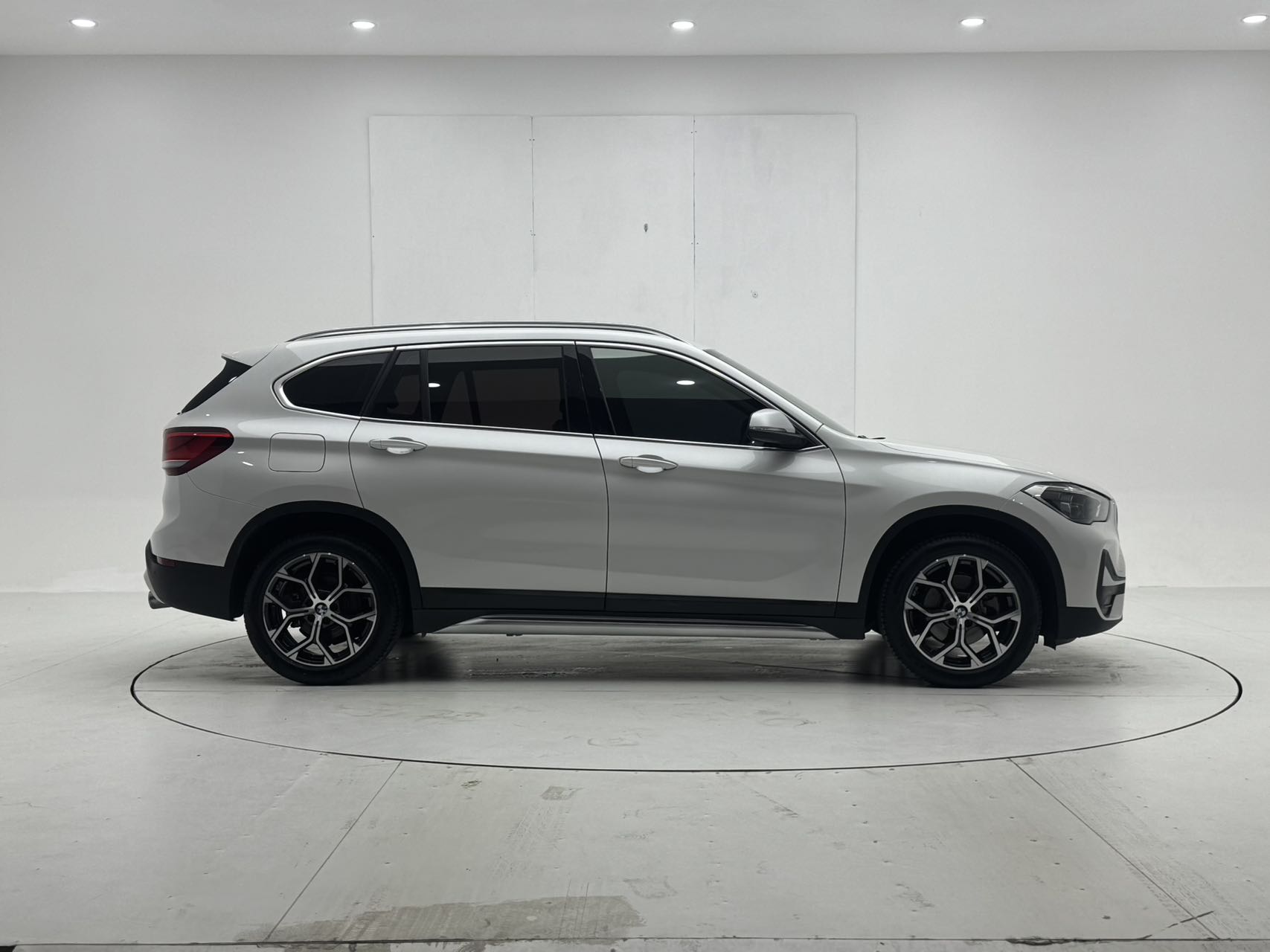 BMW X1 2022 car image #9