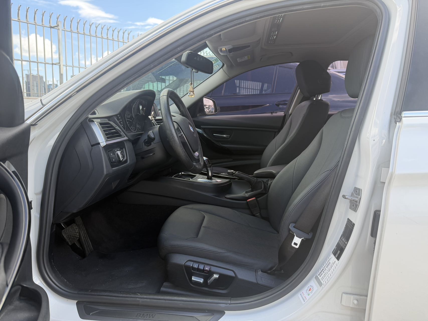 BMW 3 Series 2017 car image #4