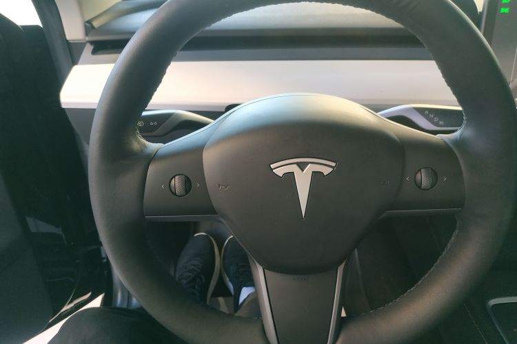 Tesla Model Y 2022 #11 Tesla Model Y 2022 car image #11