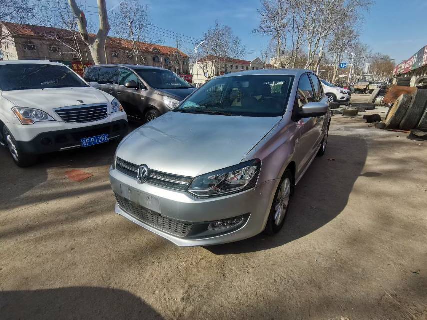 Volkswagen Polo 2014 Volkswagen Polo 2014 car image