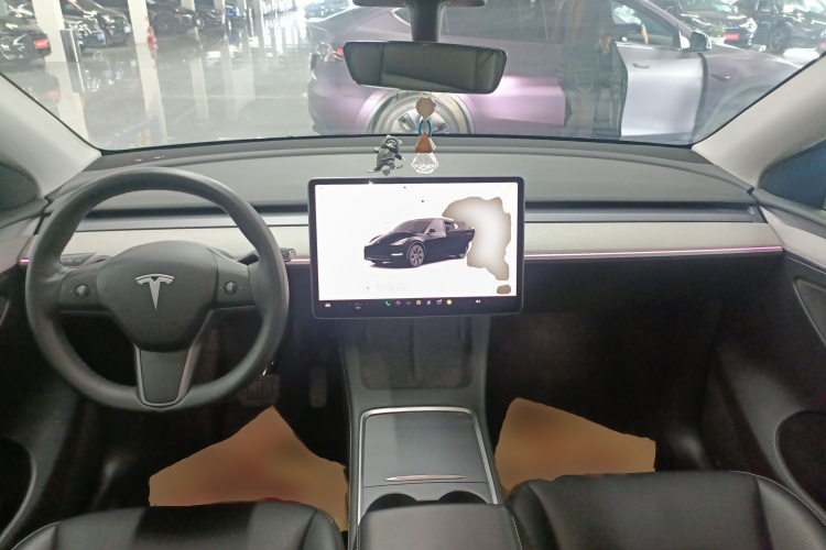 Tesla Model Y 2023 #10 Tesla Model Y 2023 car image #10