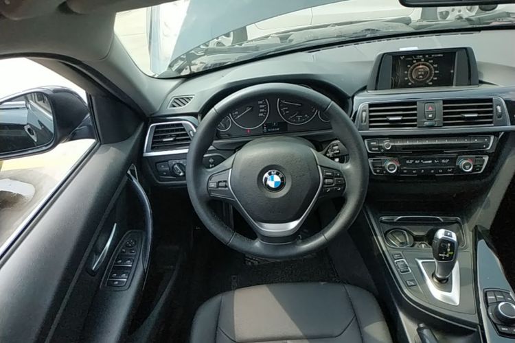 BMW 3 Series 2017 car image #15