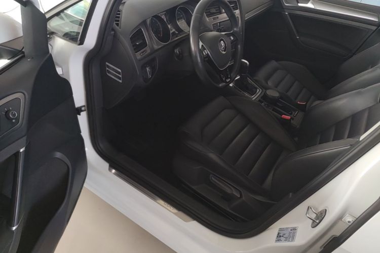 Volkswagen Golf 2016 car image #12