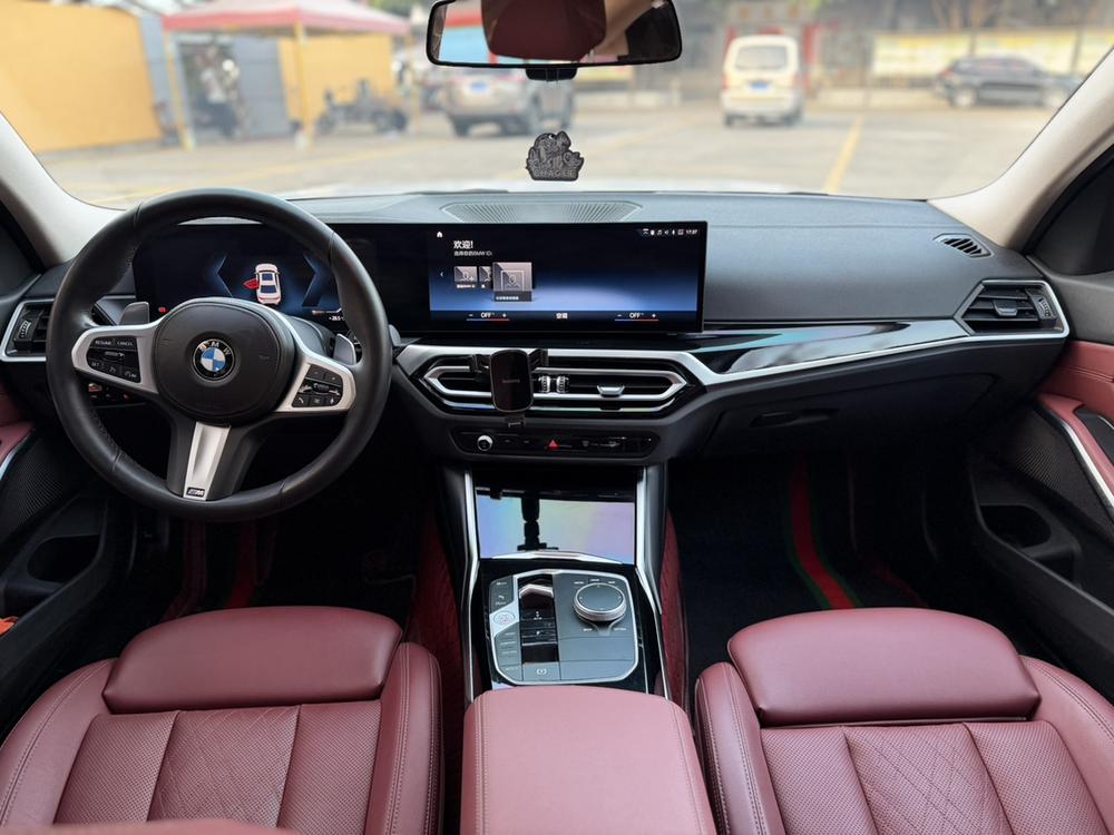 BMW 3 Series 2023 صورة سيارة #10