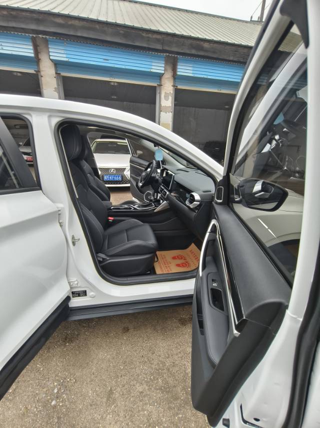GEELY Coolray 2025 car image #8