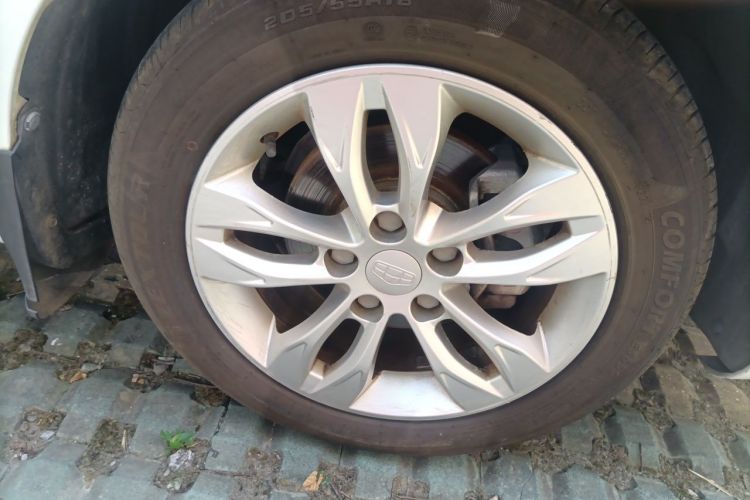 GEELY Emgrand 2015 #6 GEELY Emgrand 2015 car image #6