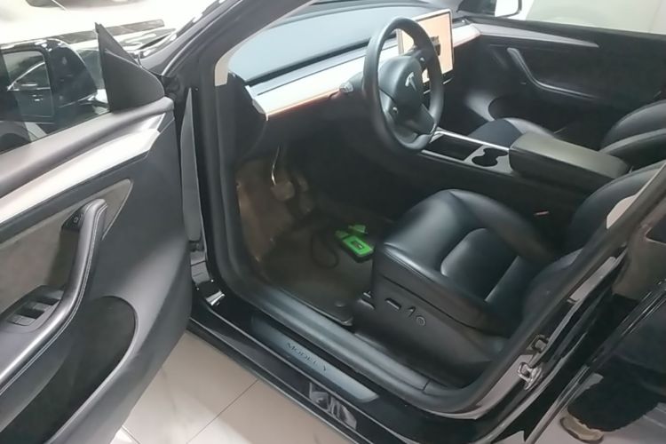 Tesla Model Y 2023 #16 Tesla Model Y 2023 car image #16