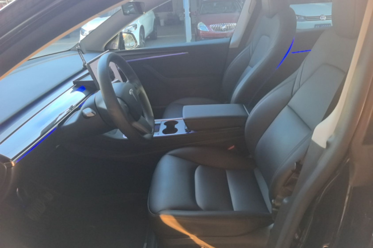 Tesla Model Y 2023 #15 Tesla Model Y 2023 car image #15