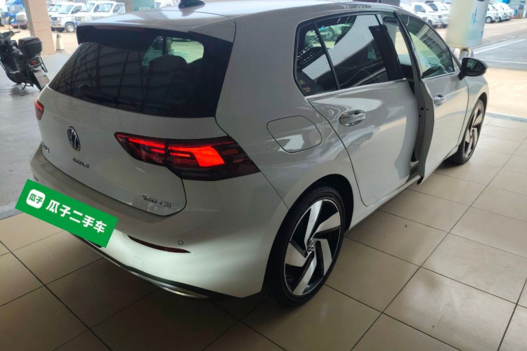 Volkswagen Golf 2022 imagen de coche #5