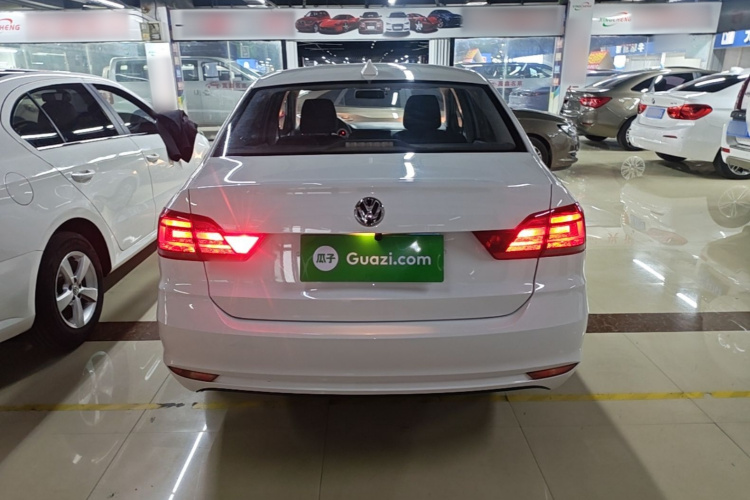 Volkswagen Santana 2018 car image #6