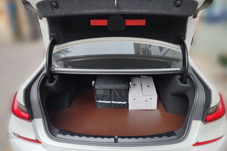 BMW 3 Series 2022 #21 BMW 3 Series 2022 car image #21