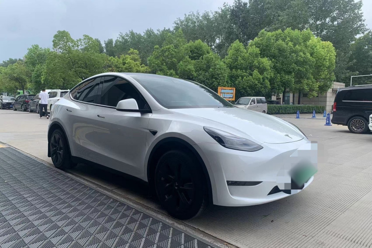 Tesla Model Y 2023 #6 Tesla Model Y 2023 صورة سيارة #6