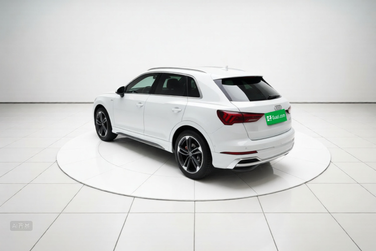 Audi Q3 2023 car image #6