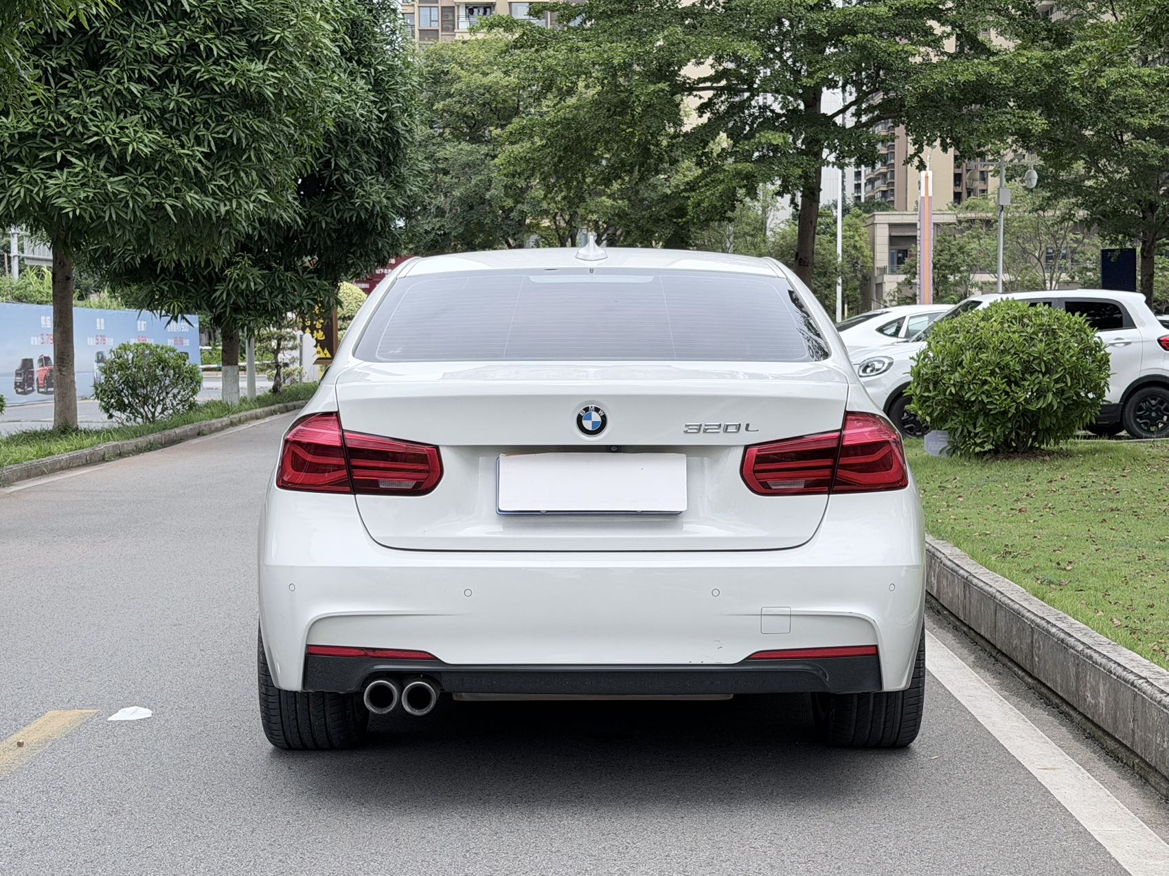 BMW 3 Series 2018 #5 BMW 3 Series 2018 car image #5