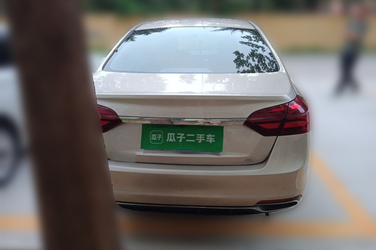 GEELY Emgrand 2019 car image #6