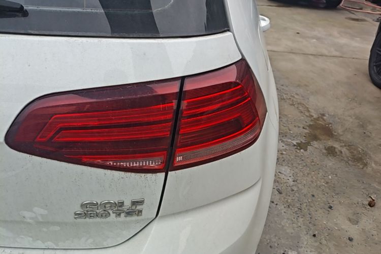 Volkswagen Golf 2020 car image #8