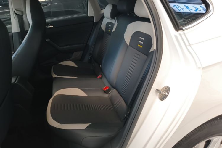 Volkswagen Polo 2021 car image #13