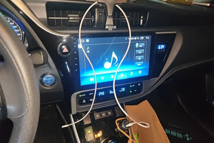 Toyota Corolla 2018 #15 Toyota Corolla 2018 car image #15