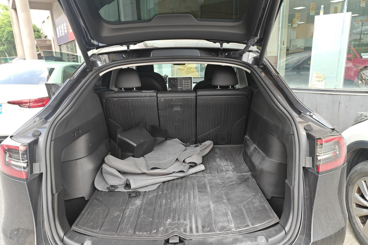 Tesla Model Y 2024 #19 Tesla Model Y 2024 immagine di auto #19