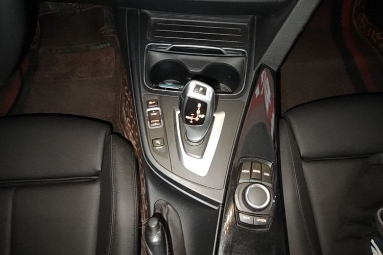 BMW 3 Series 2018 #14 BMW 3 Series 2018 car image #14