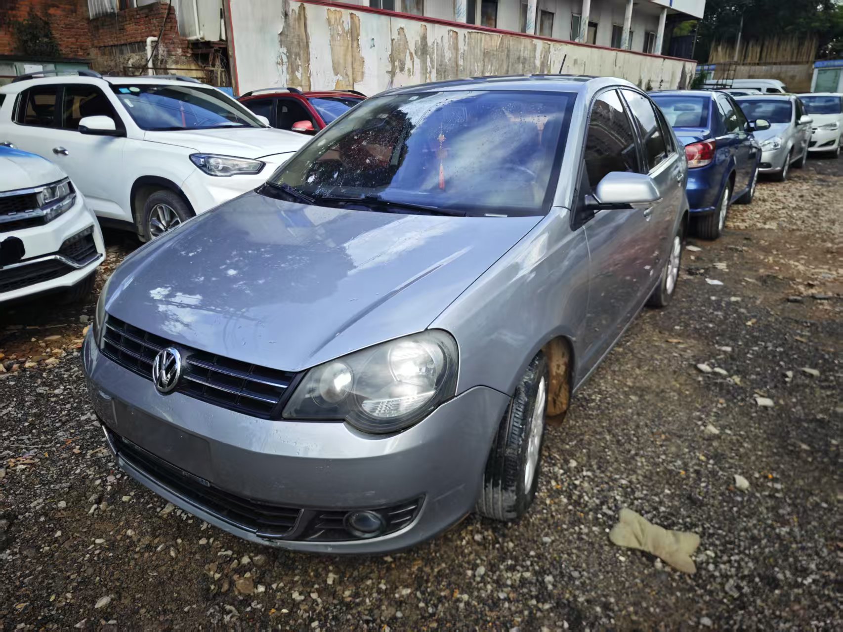 Volkswagen Polo 2011 car image 