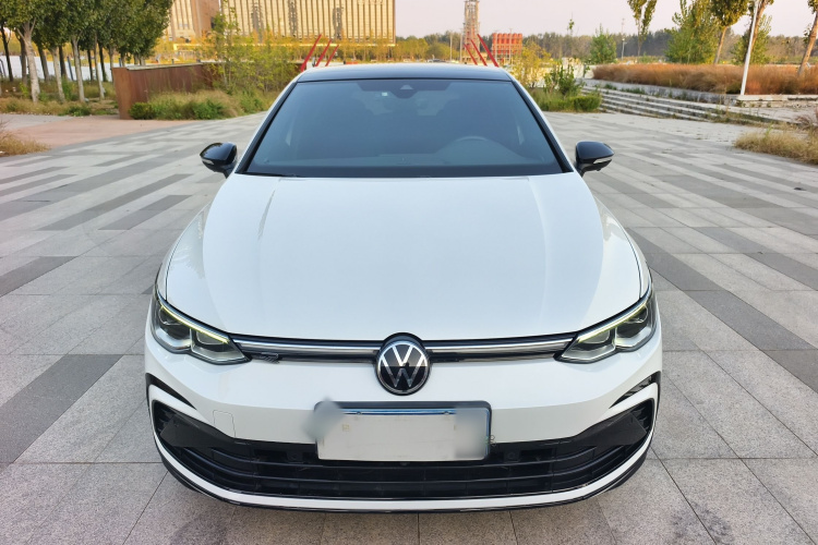 Volkswagen Golf 2021 car image #3