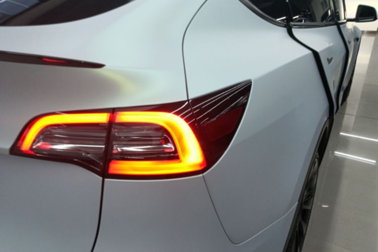 Tesla Model Y 2021 #8 Tesla Model Y 2021 car image #8